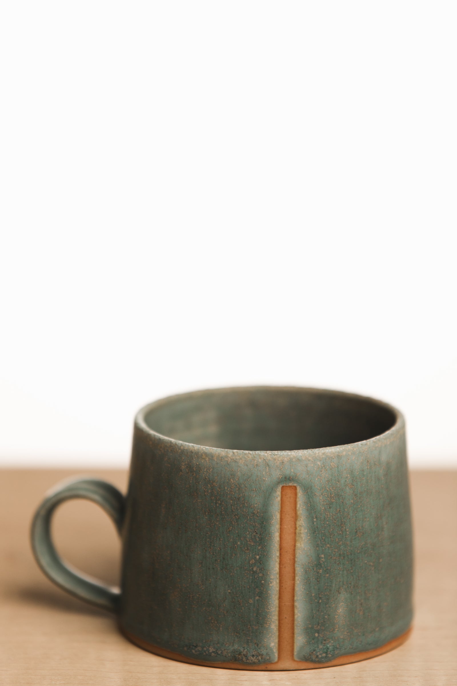 Linear Ceramic Mug – Desi Murphy Pottery
